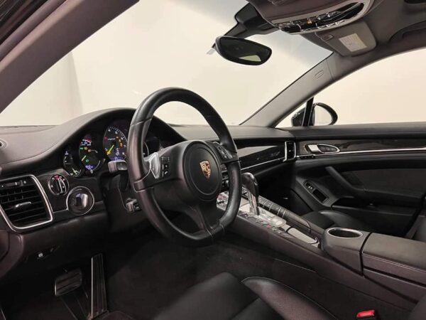 Porsche Panamera – Image 15