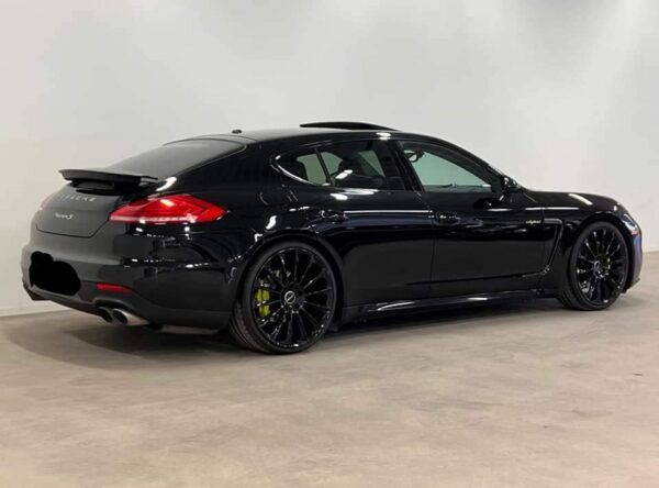 Porsche Panamera – Image 7