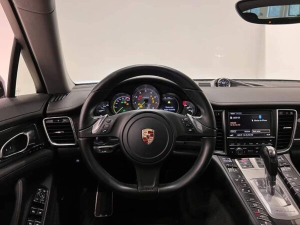 Porsche Panamera – Image 16