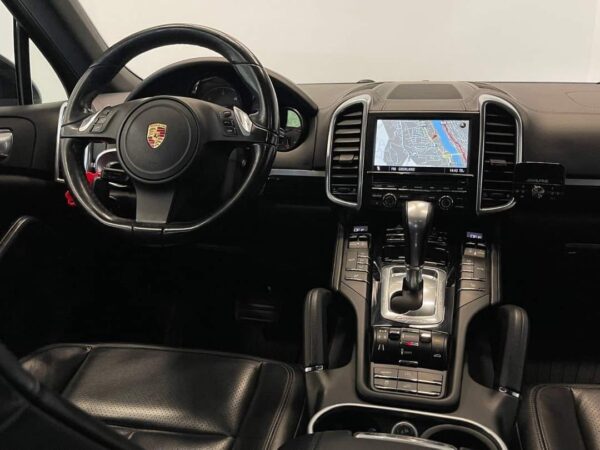 Porsche Cayenne – Image 13