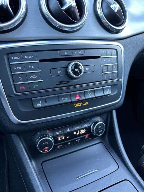Mercedes-Benz GLA 200 – Image 30