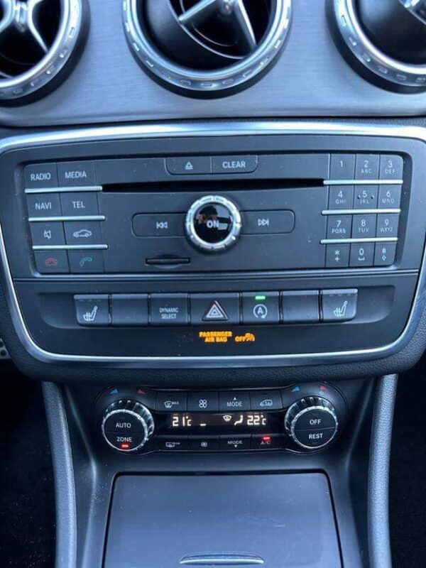 Mercedes-Benz GLA 200 – Image 29