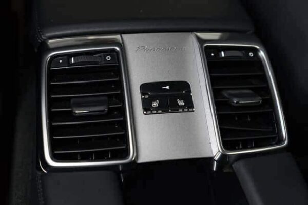 Porsche Panamera 4 – Image 30