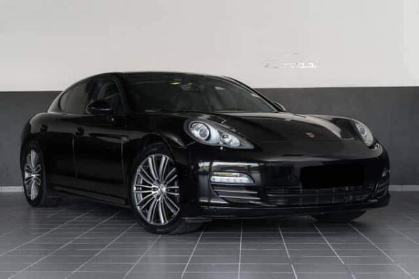 Porsche Panamera 4 – Image 4