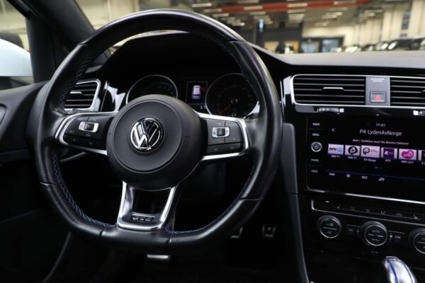 Volkswagen Golf – Image 20