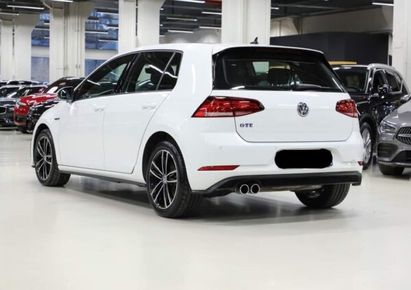 Volkswagen Golf – Image 6