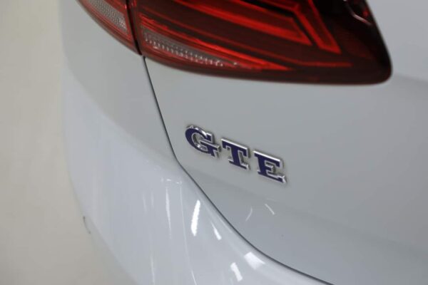 Volkswagen Golf – Image 23