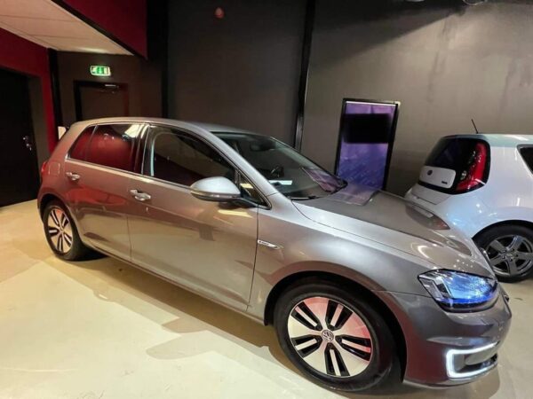 Volkswagen Golf – Image 4