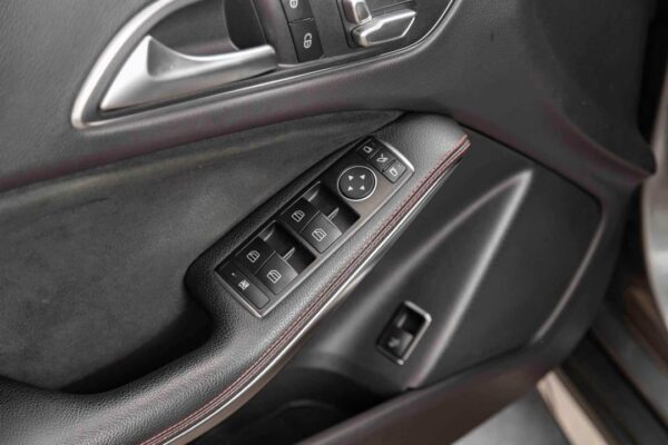Mercedes-Benz GLA 200 – Image 26