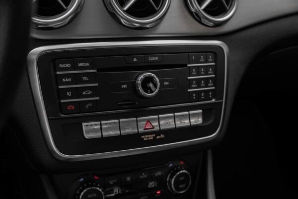 Mercedes-Benz GLA 200 – Image 29