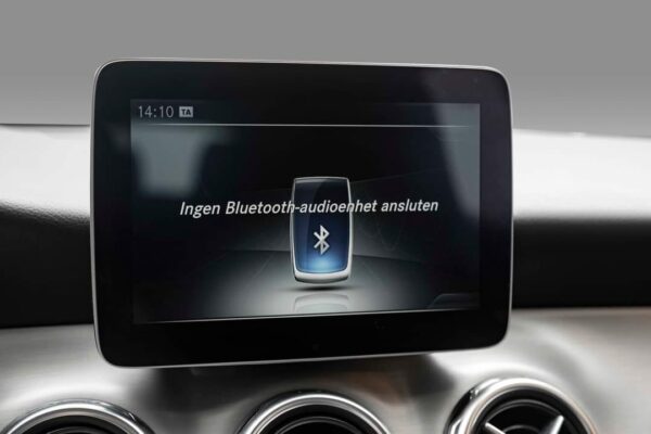 Mercedes-Benz GLA 200 – Image 32