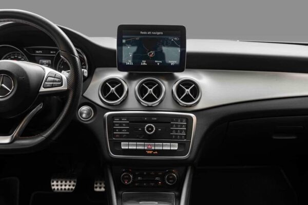 Mercedes-Benz GLA 200 – Image 17