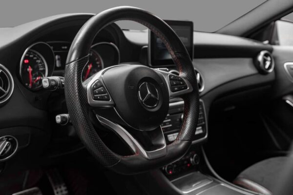Mercedes-Benz GLA 200 – Image 23
