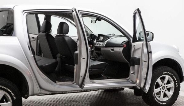 Mitsubishi L200 – Image 25