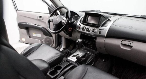 Mitsubishi L200 – Image 12