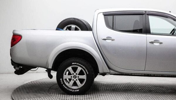 Mitsubishi L200 – Image 23