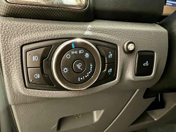Ford Ranger 3.2 – Image 10