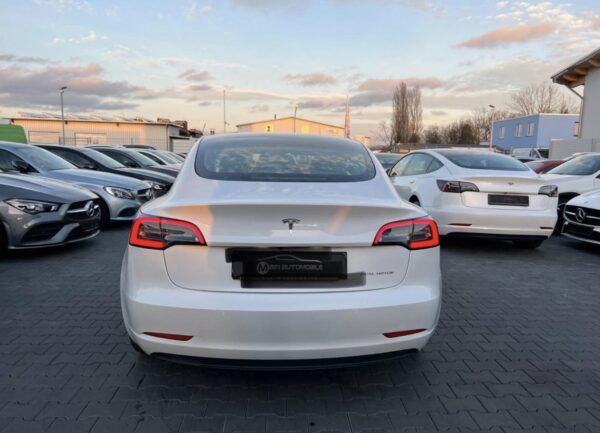 Tesla Model 3 – Image 7