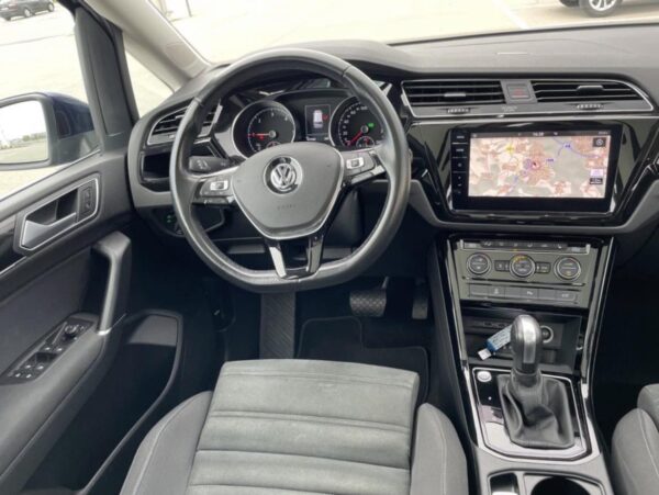 Volkswagen Touran 2.0 TDI – Image 11