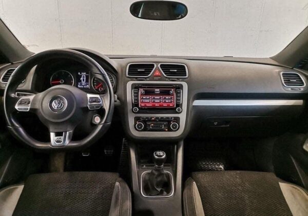 Volkswagen Scirocco 2.0 TDI – Image 10