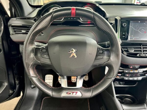 Peugeot 208 GTi – Image 13