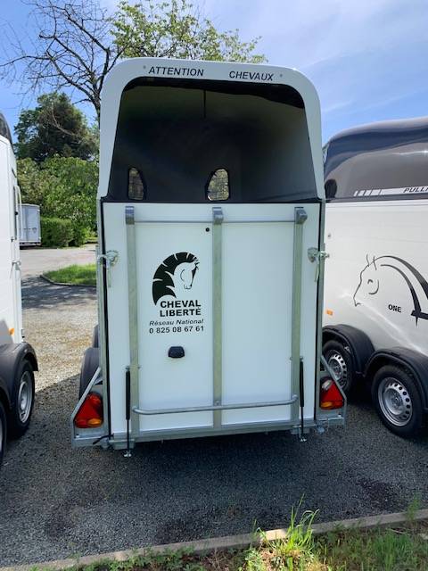 van 1.5 serie white line – Image 2