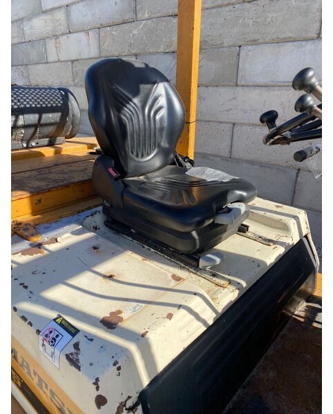 CHARIOT ÉLÉVATEUR DIESEL Komatsu FG35 – Image 5